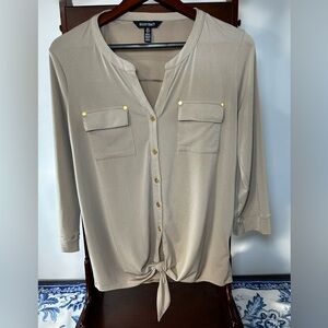 Ellen Tracy Women’s Medium Gold/Beige Blouse